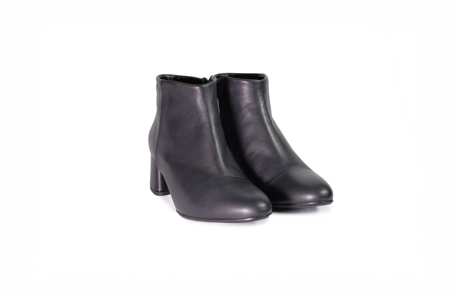 Stivaletto basso in pelle nera “Anna F.”