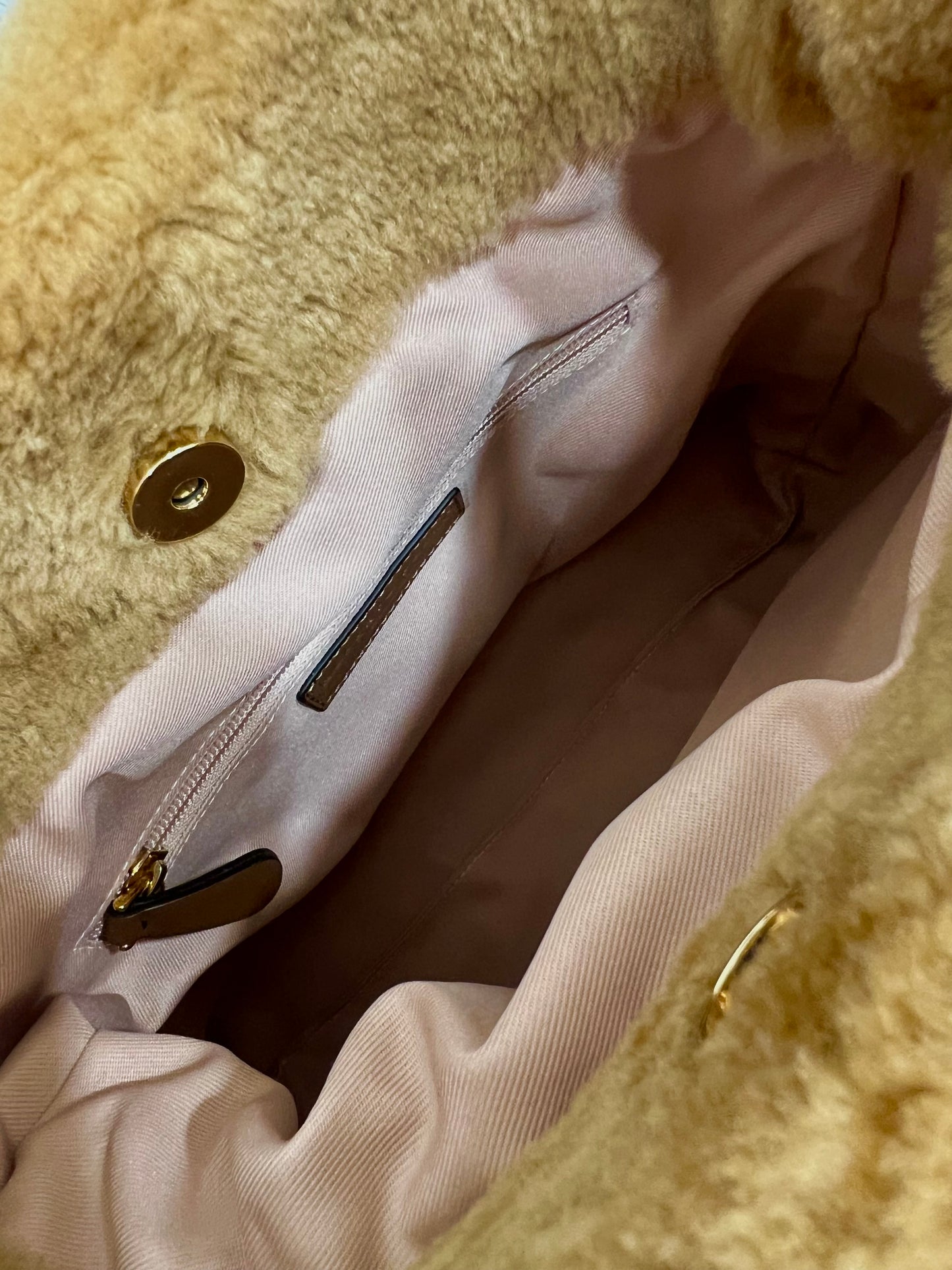 Borsa a spalla in montone teddy “Roberto Festa”