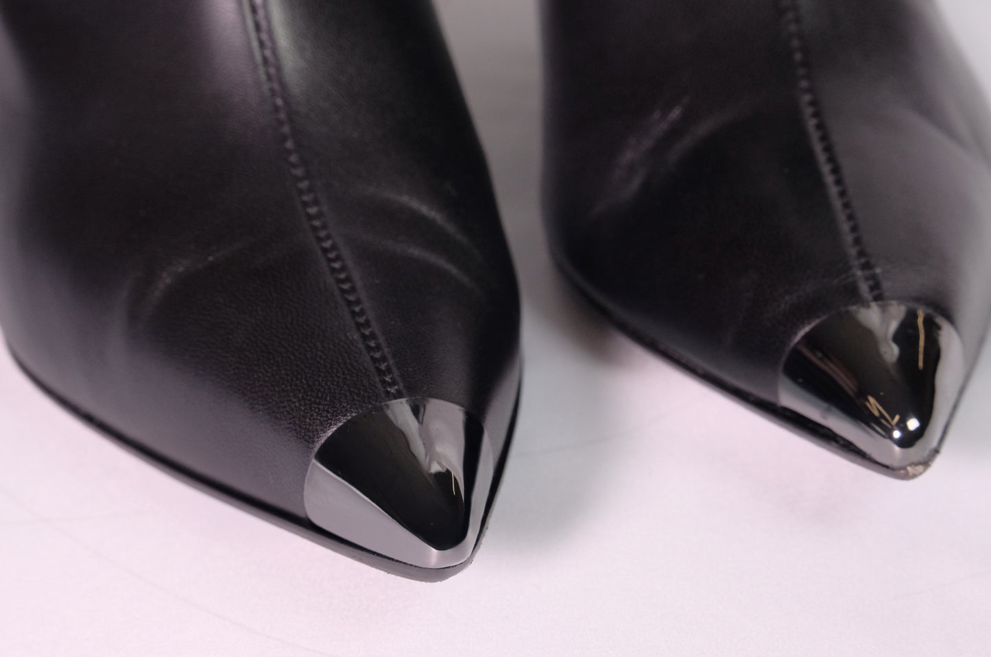 Stiletto in pelle nera con punta acciaio “Chantal”