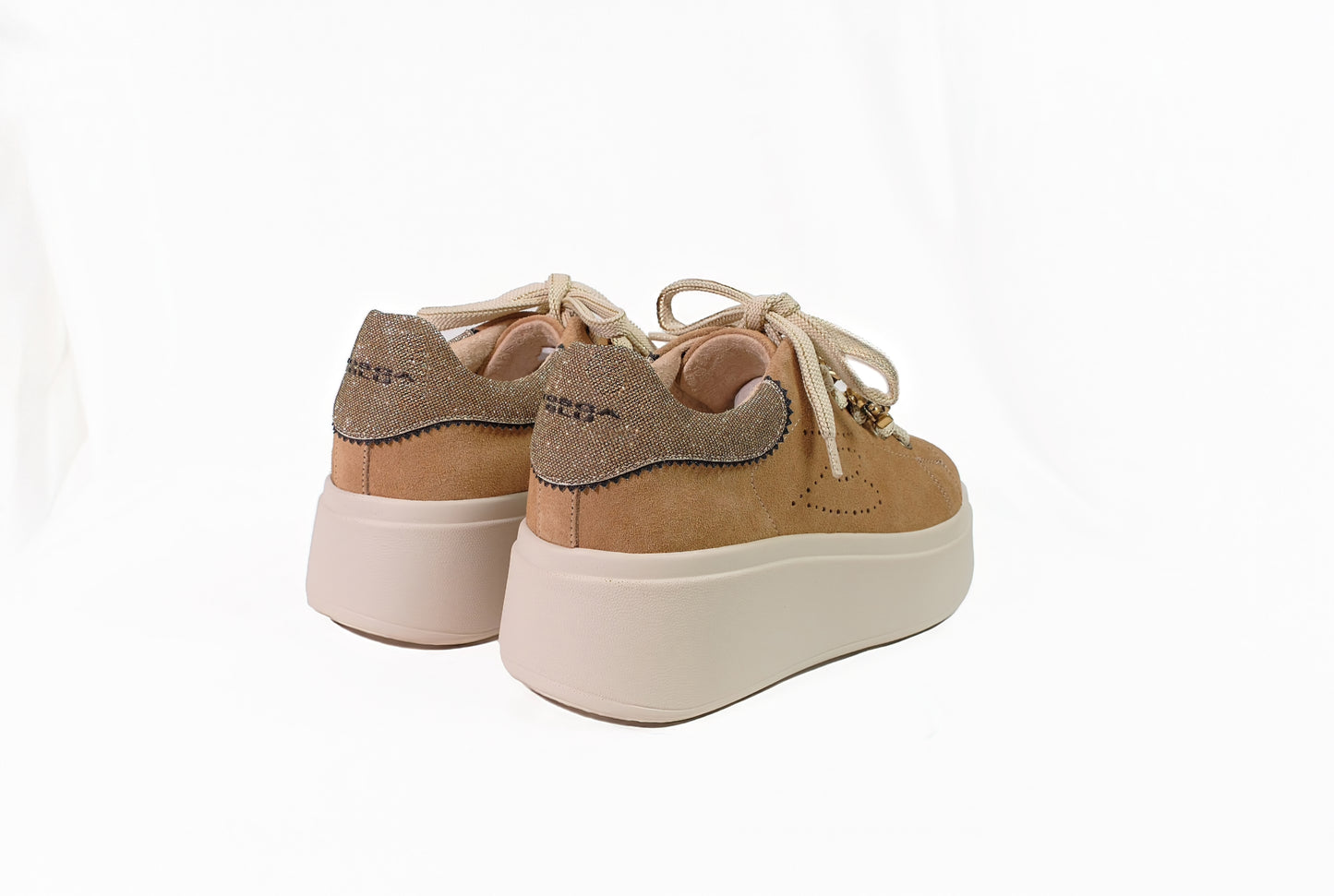 Sneakers Lily in suede con accessori color cuoio “Tosca Blu”