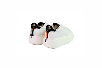 Sneakers bolla in pelle camelia e nera “Barracuda”