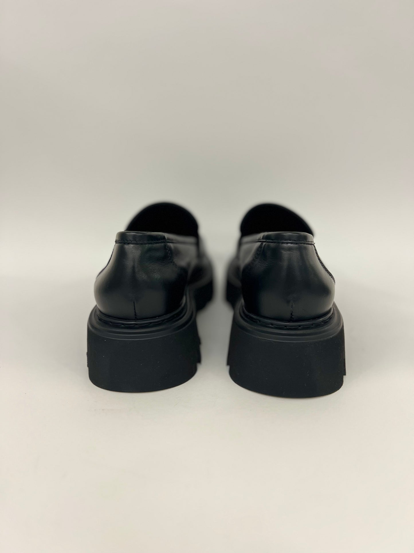 Mocassino in pelle nera “Stokton”