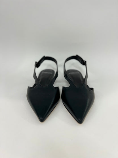 Scarpa bassa in pelle nera “Roberto Festa”