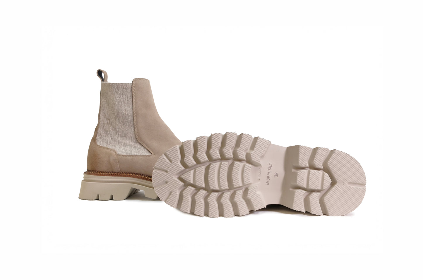 Stivaletto beatles in camoscio grigio “Les Tulipes”