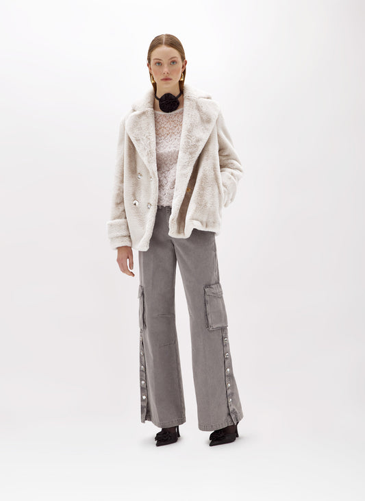Cappotto corto in faux fur con spilla “Blugirl”