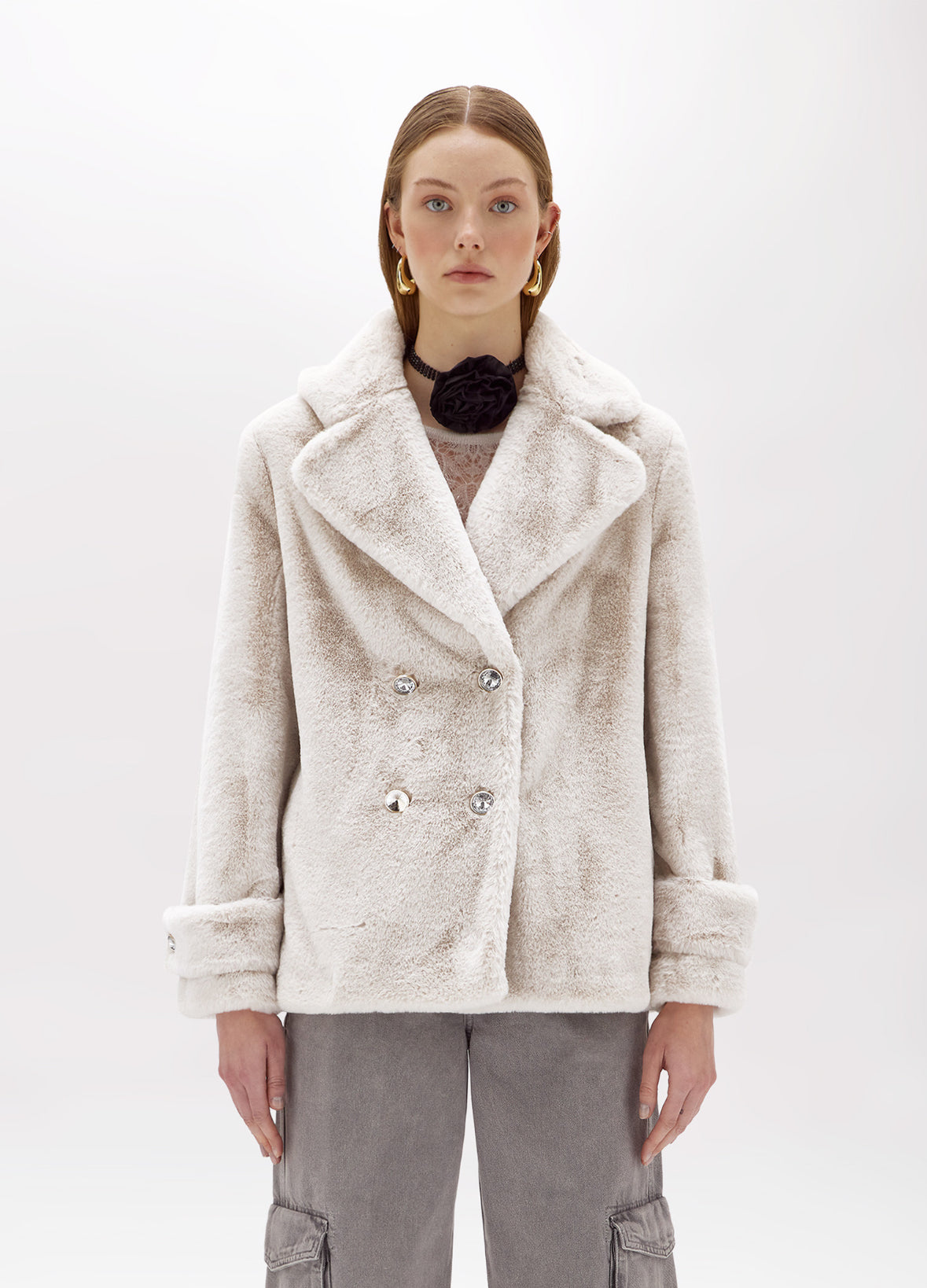 Cappotto corto in faux fur con spilla “Blugirl”
