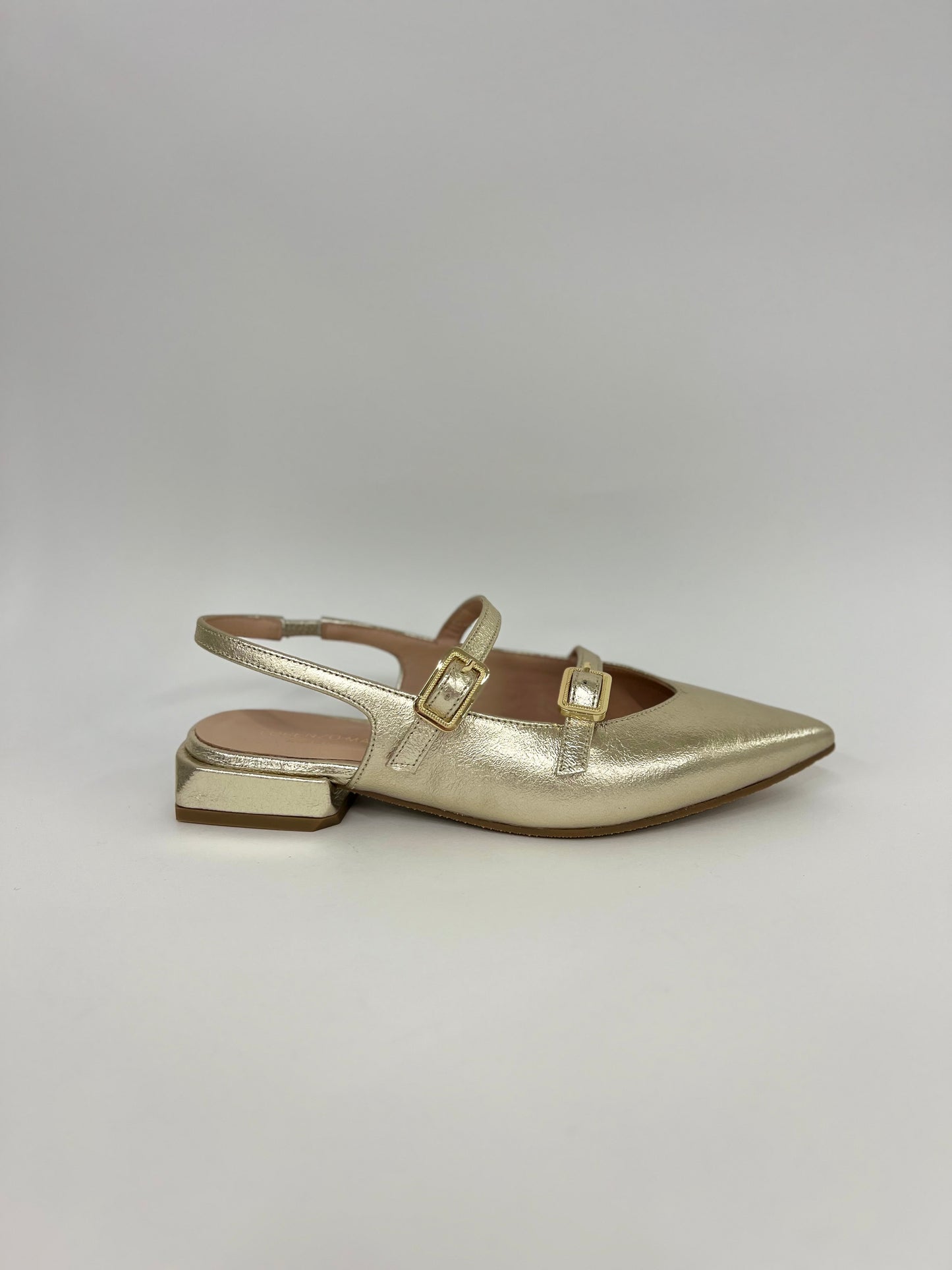 Scarpa bassa aperta dietro laminata platino “Lorenzo Mari”