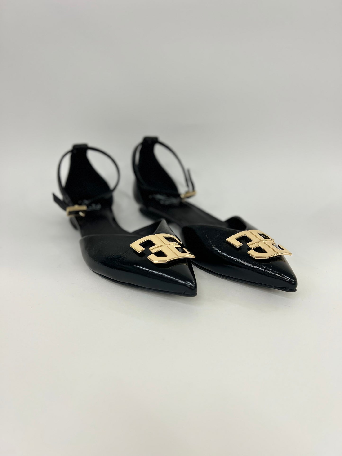 Scarpa bassa con cinturino alla caviglia “Fabi”