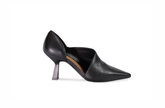Décolleté in nappa nera “Chantal”