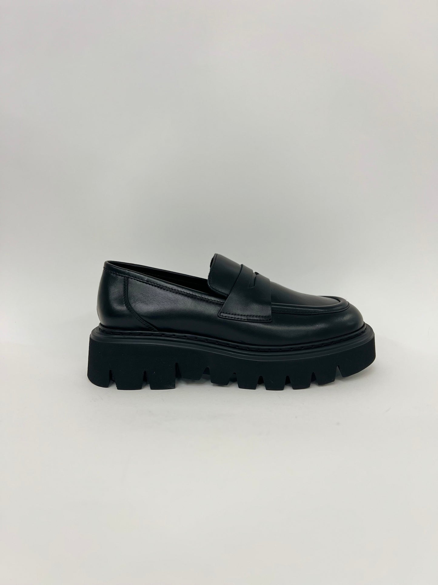 Mocassino in pelle nera “Stokton”
