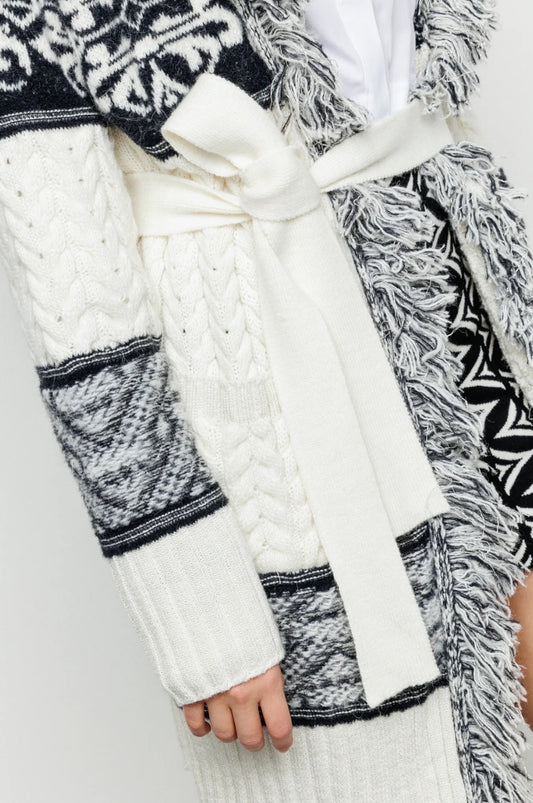 Cardigan in jacquard con lavorazione a trecce e cintura “Akep”