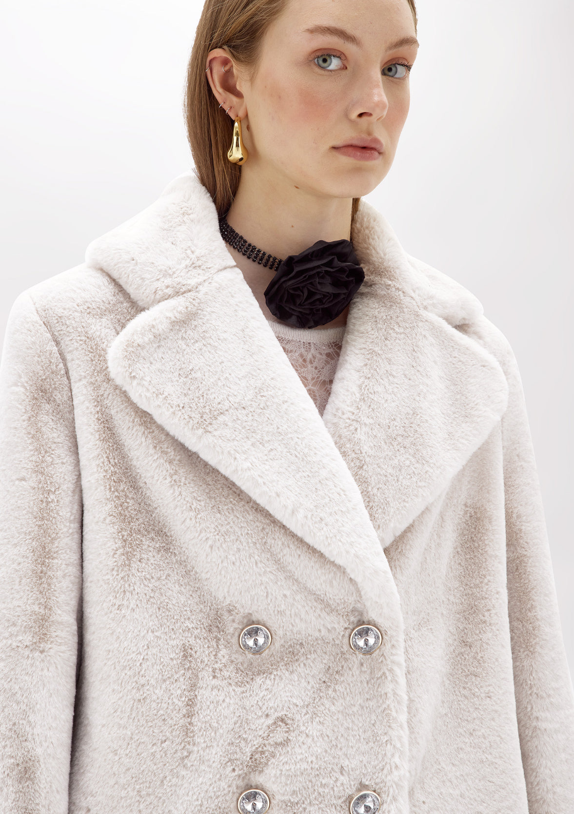 Cappotto corto in faux fur con spilla “Blugirl”