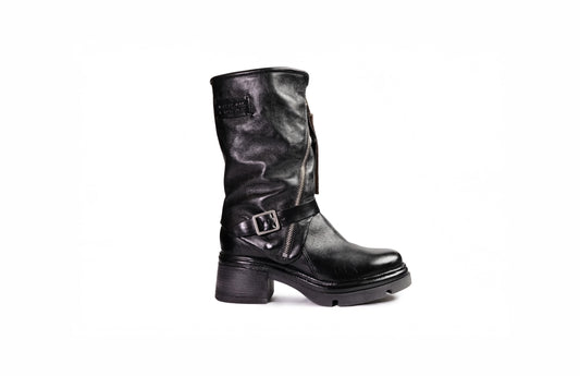Stivaletto in pelle nera con zip obliqua “A.S.98”