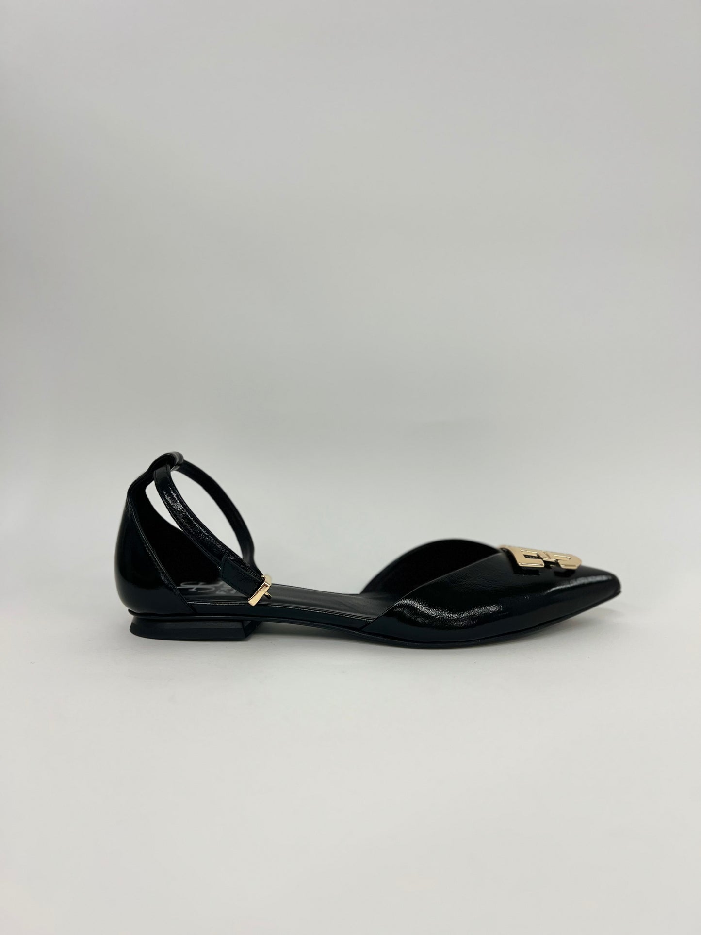 Scarpa bassa con cinturino alla caviglia “Fabi”