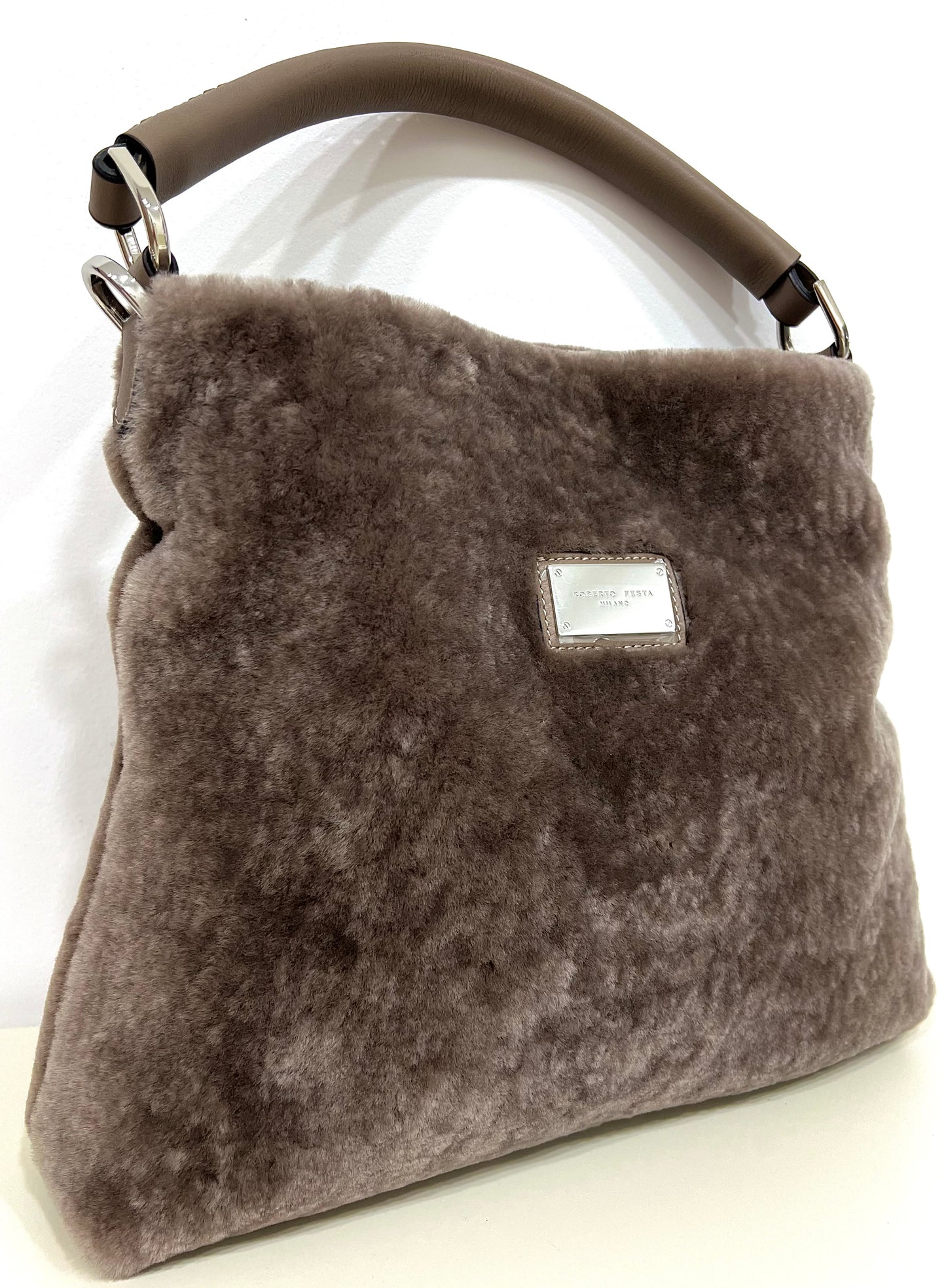 Borsa a spalla in montone effetto visone nutria “Roberto Festa”