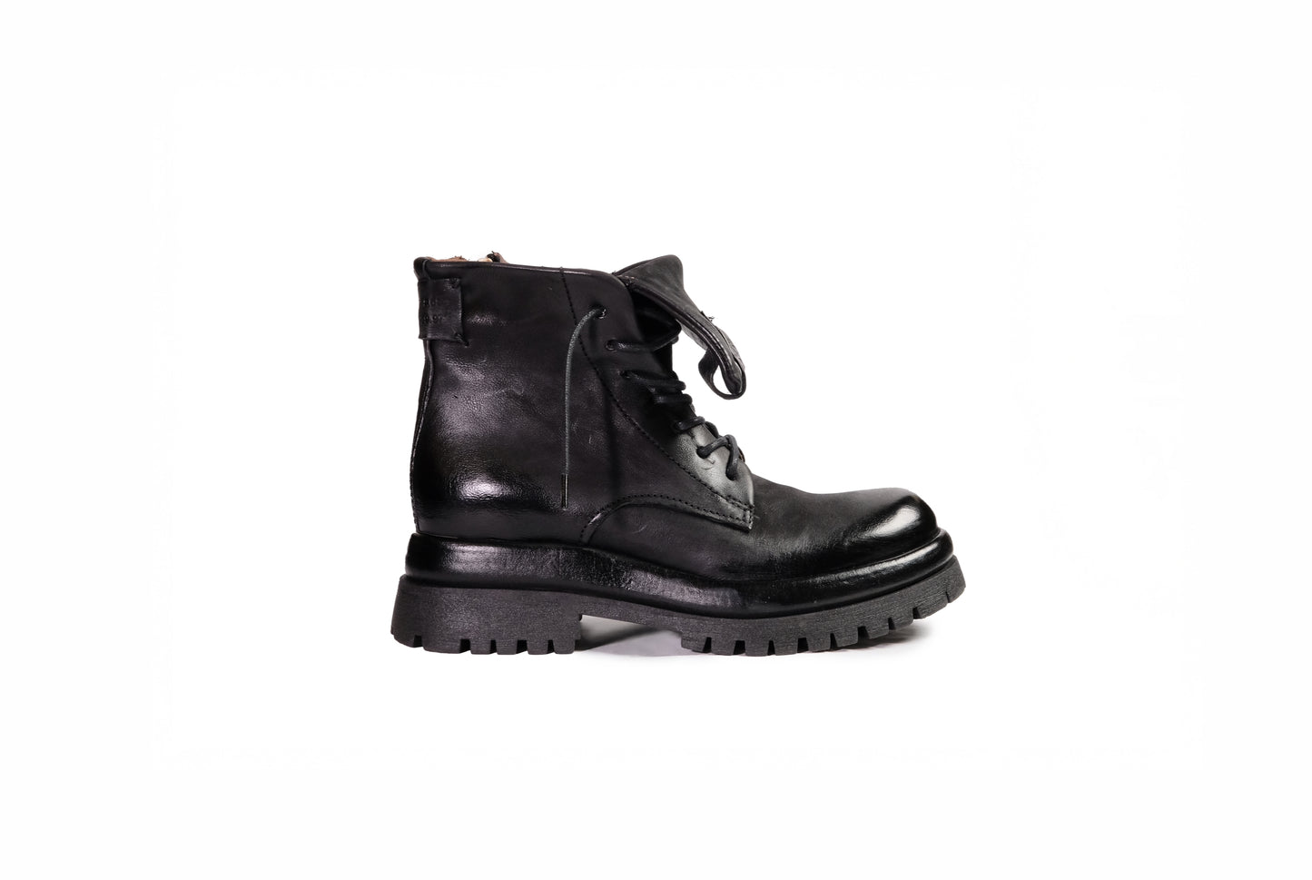 Stivaletto basso in pelle nera “A.S.98”