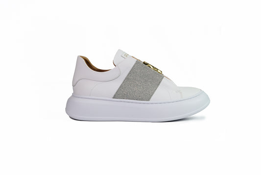 Sneakers in pelle bianca e argento e logo dorato “Via Roma, 15”