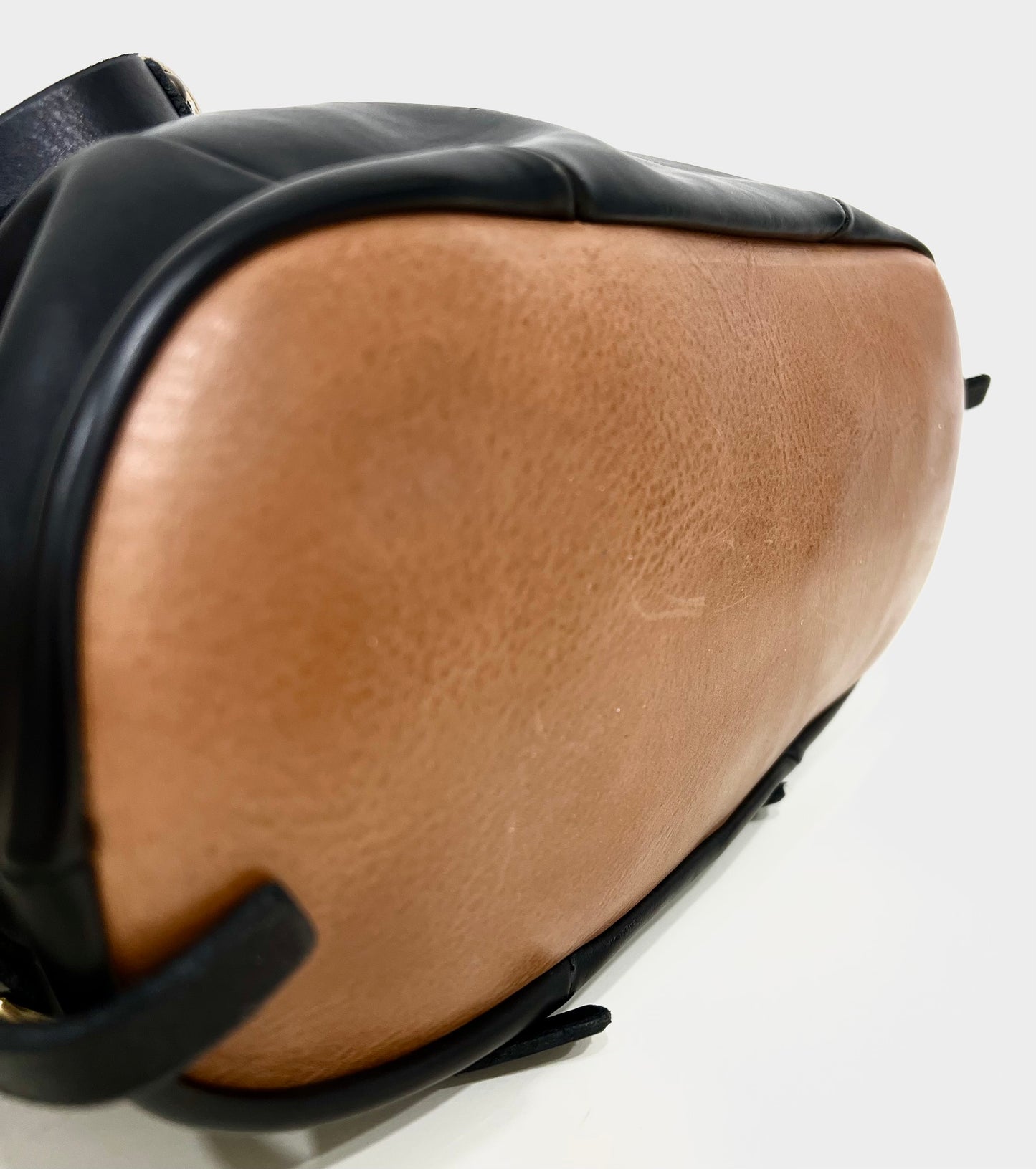 Borsa a tracolla in pelle nera “A.S.98”