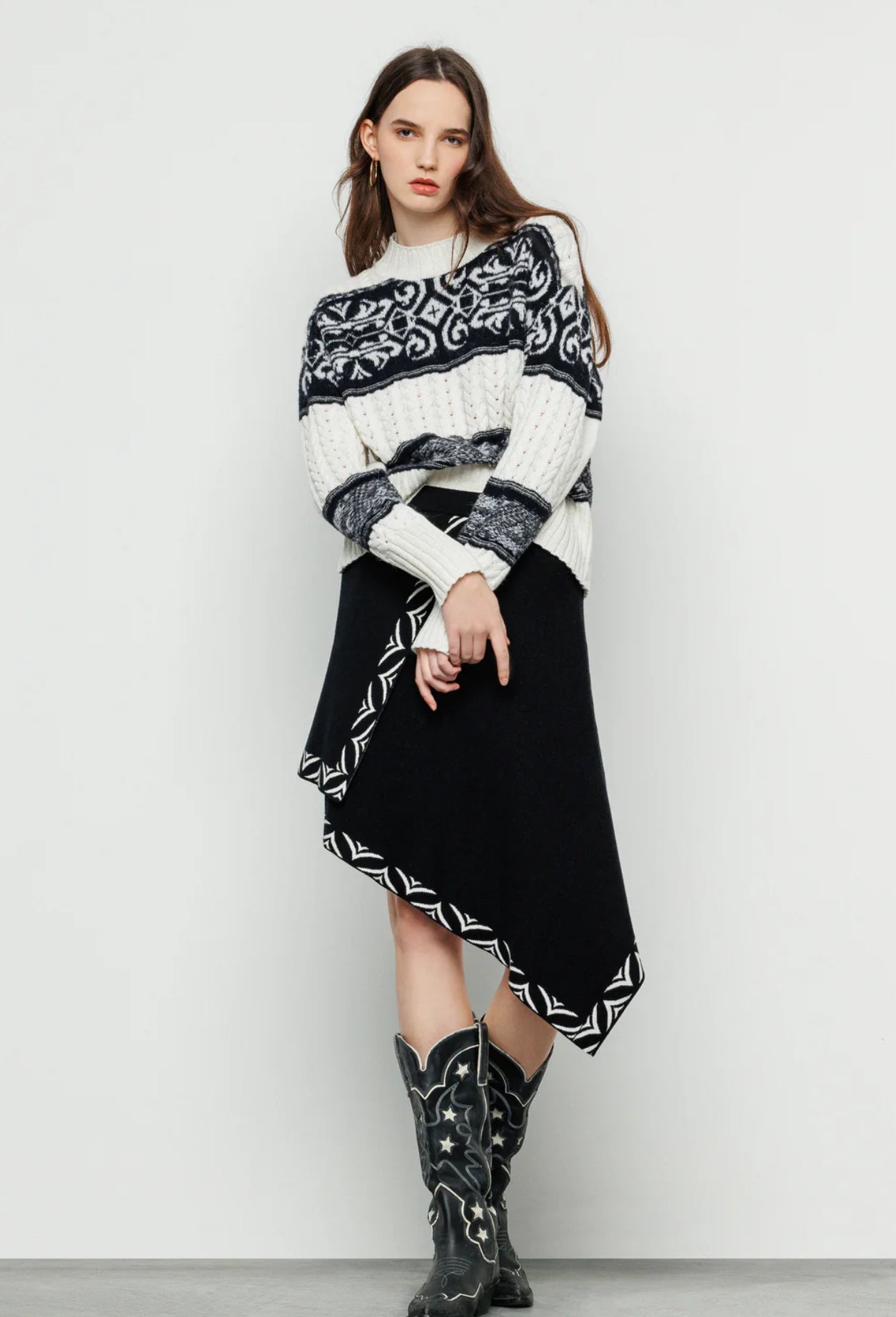 Pullover girocollo intrecciato con inserti in jacquard ”Akep”