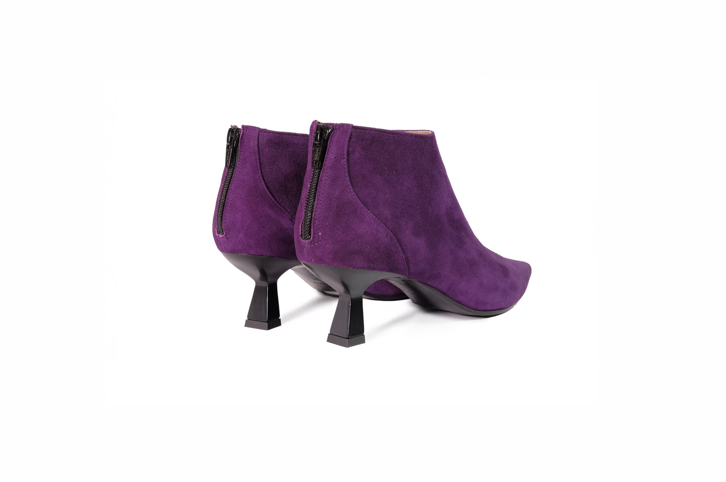 Stivaletto basso a punta in camoscio viola “Roberto Festa”