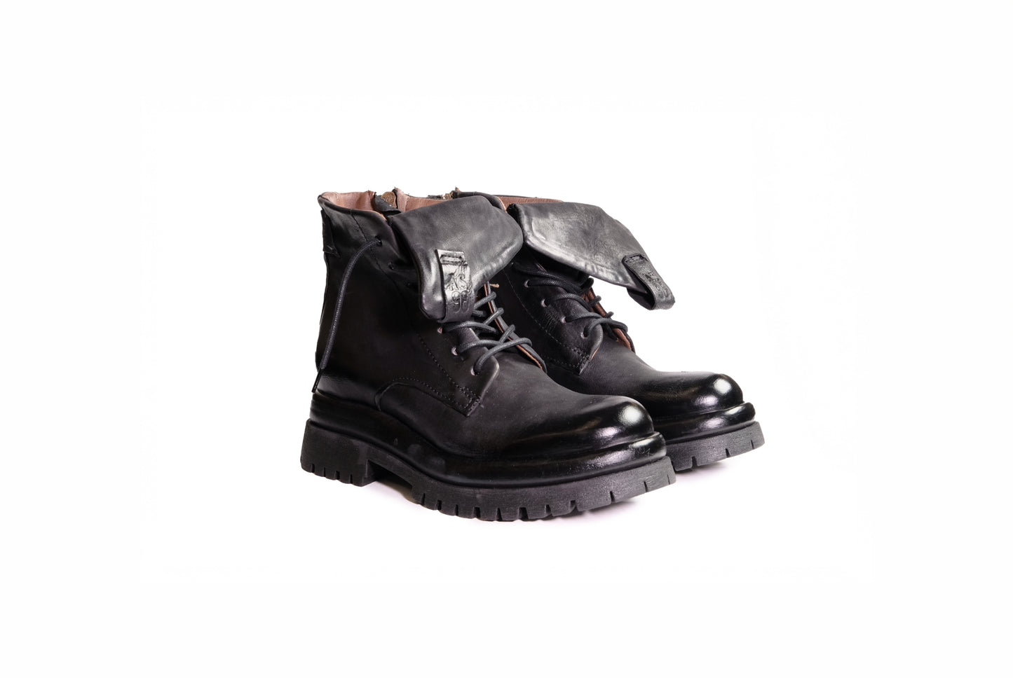 Stivaletto basso in pelle nera “A.S.98”
