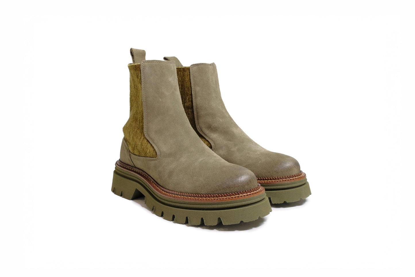 Stivaletto beatles in velour verde “Les Tulipes”