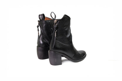 Stivaletti in pelle nera “A.S.98”