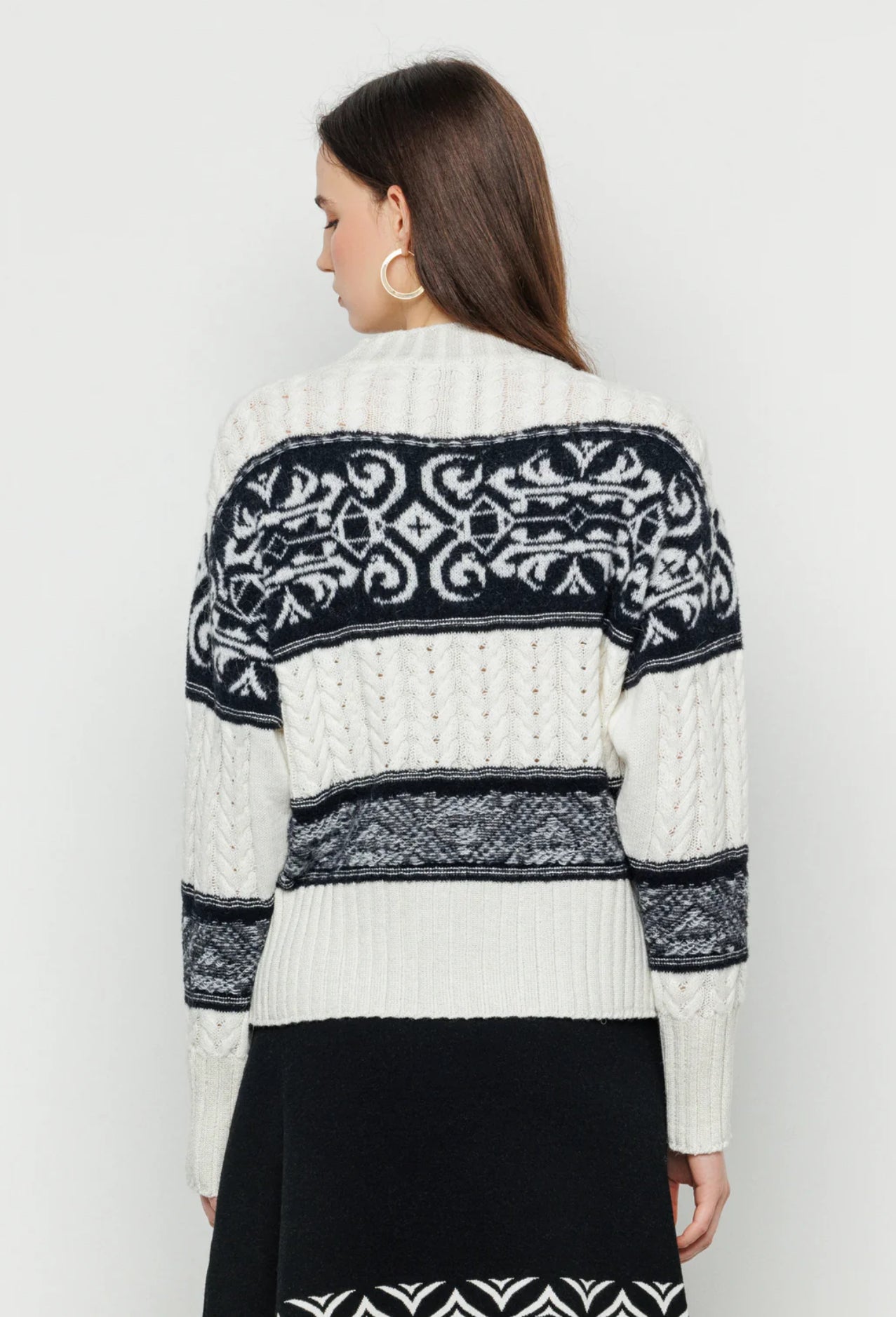 Pullover girocollo intrecciato con inserti in jacquard ”Akep”