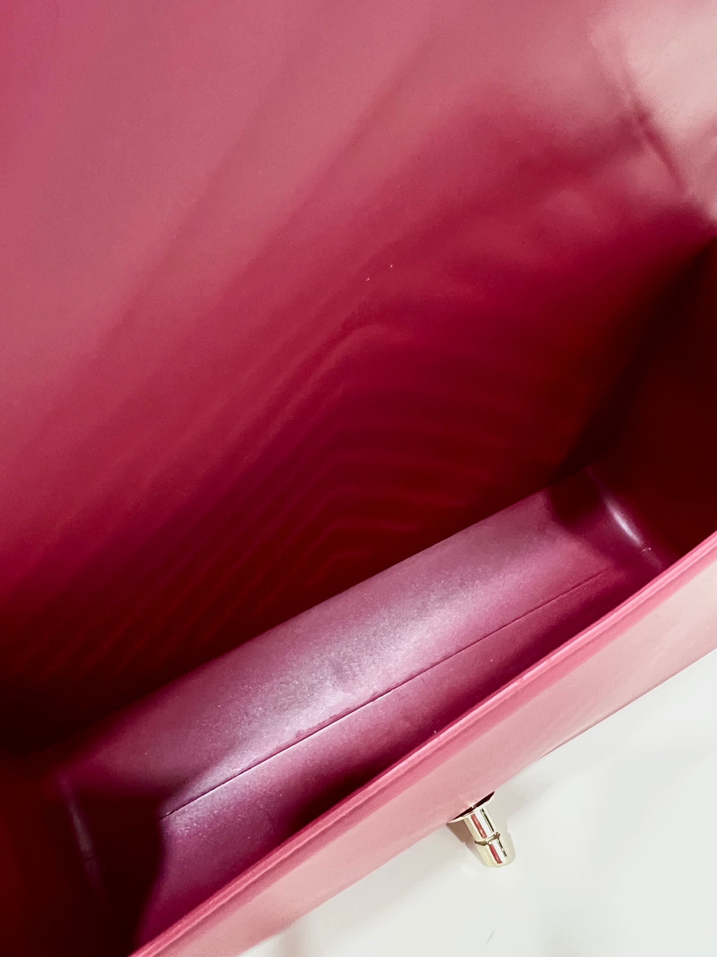 Flat-bag Cherry/Gold “Marc Ellis”