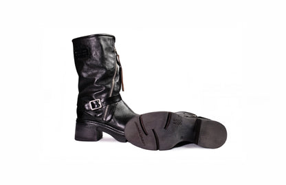 Stivaletto in pelle nera con zip obliqua “A.S.98”