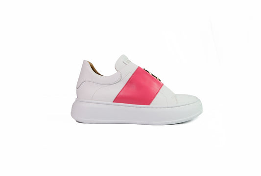 Sneakers in pelle bianca e corallo e logo in oro “Via Roma,15”