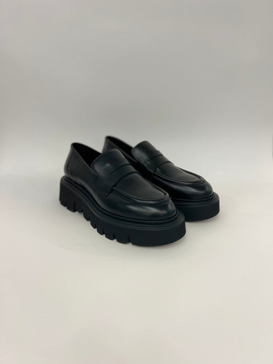 Mocassino in pelle nera “Stokton”