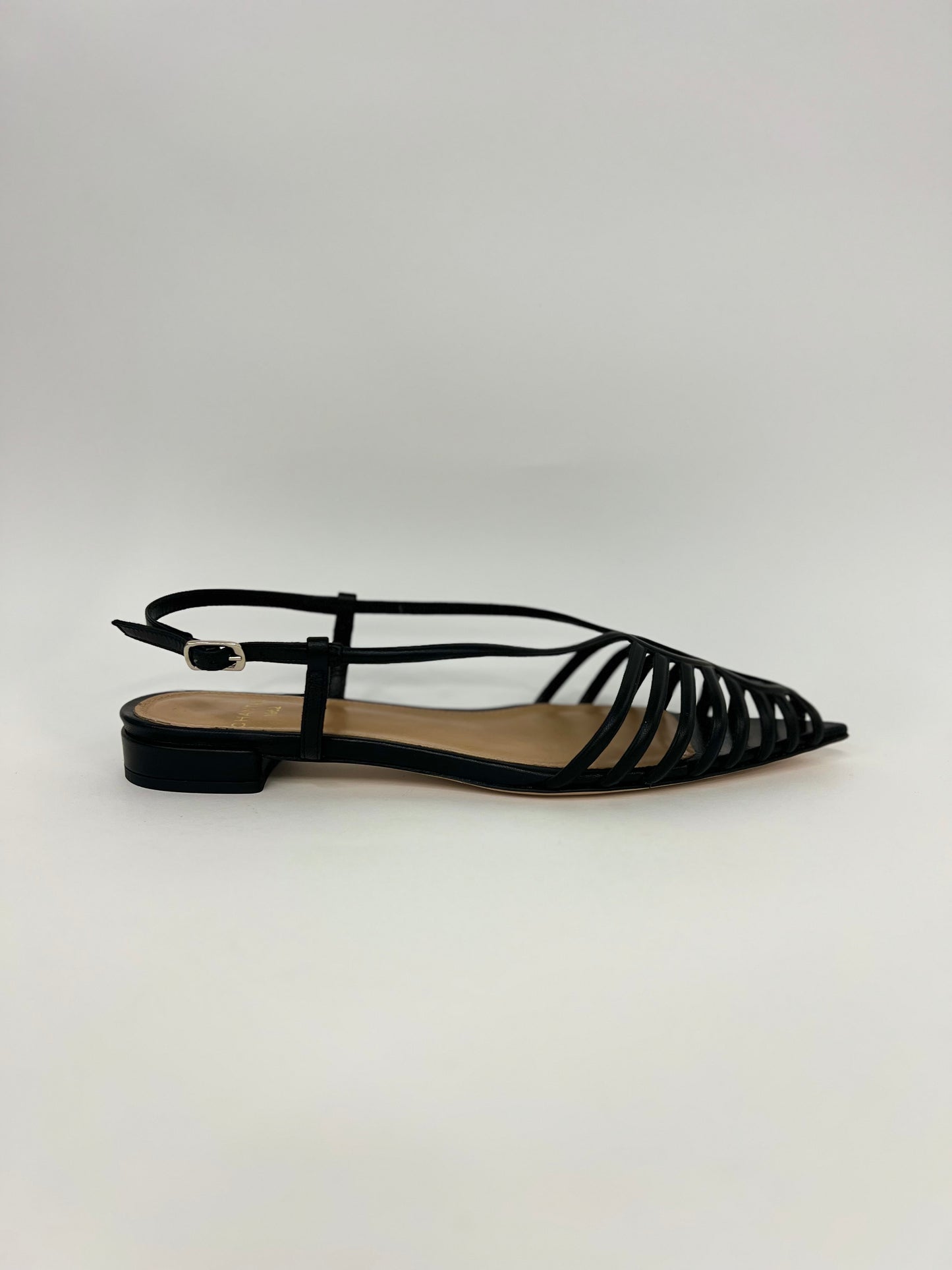 Scarpa bassa in pelle nera “Chantal”