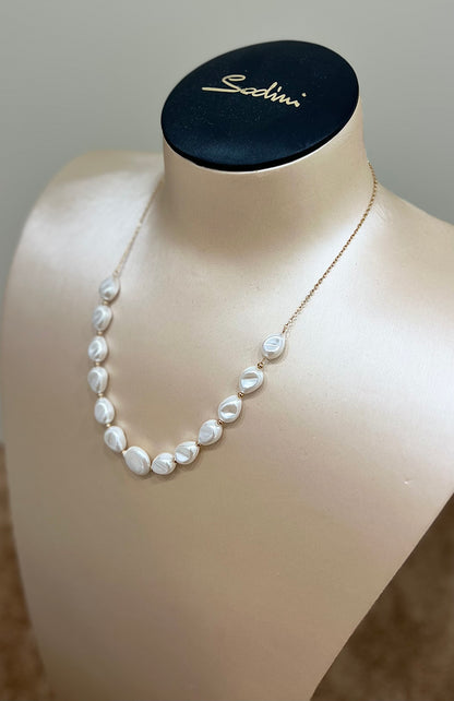 Collana modello moon con tela d’acqua dolce e perline “Sodini”