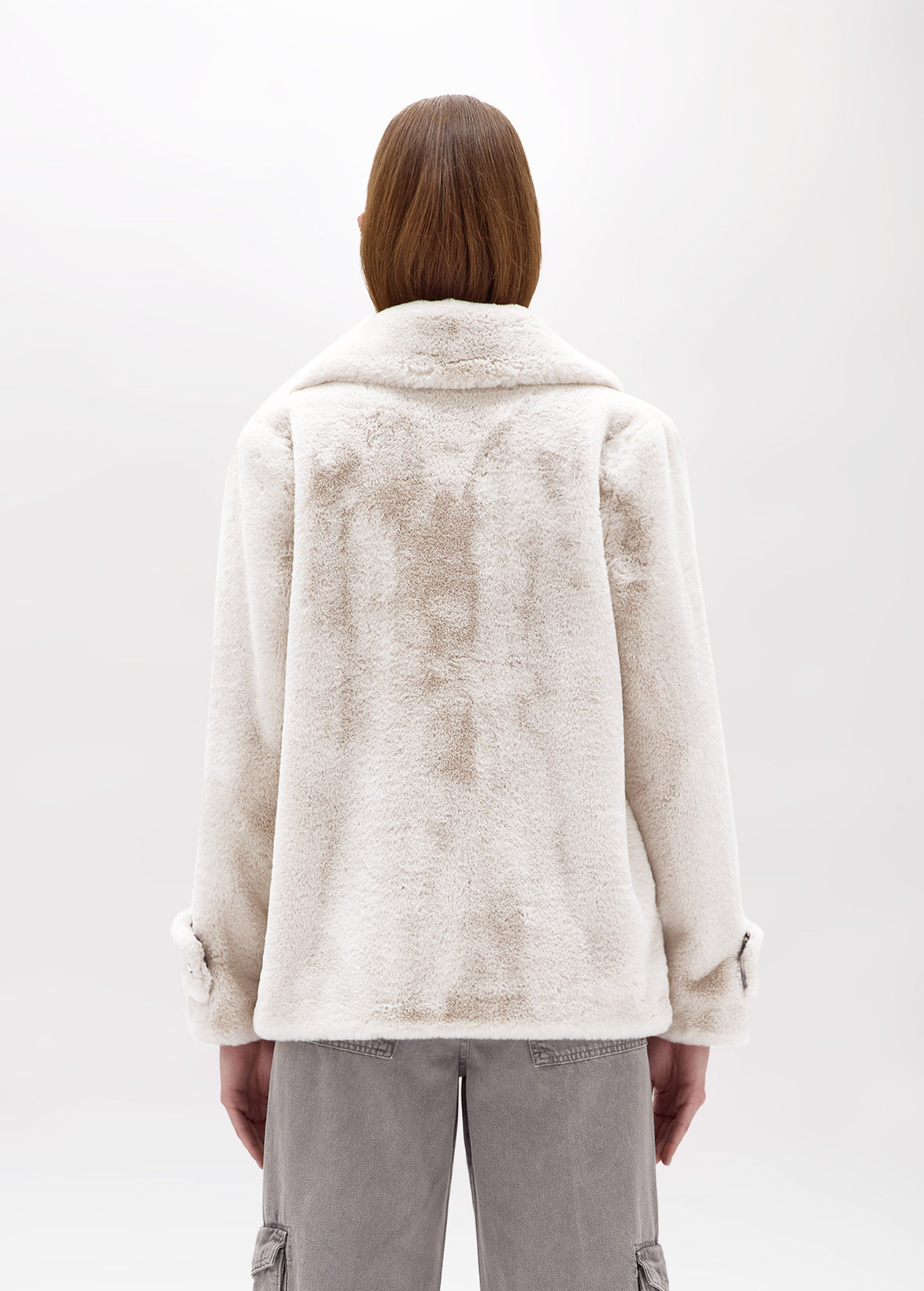 Cappotto corto in faux fur con spilla “Blugirl”