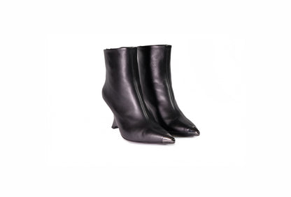 Stiletto in pelle nera con punta acciaio “Chantal”