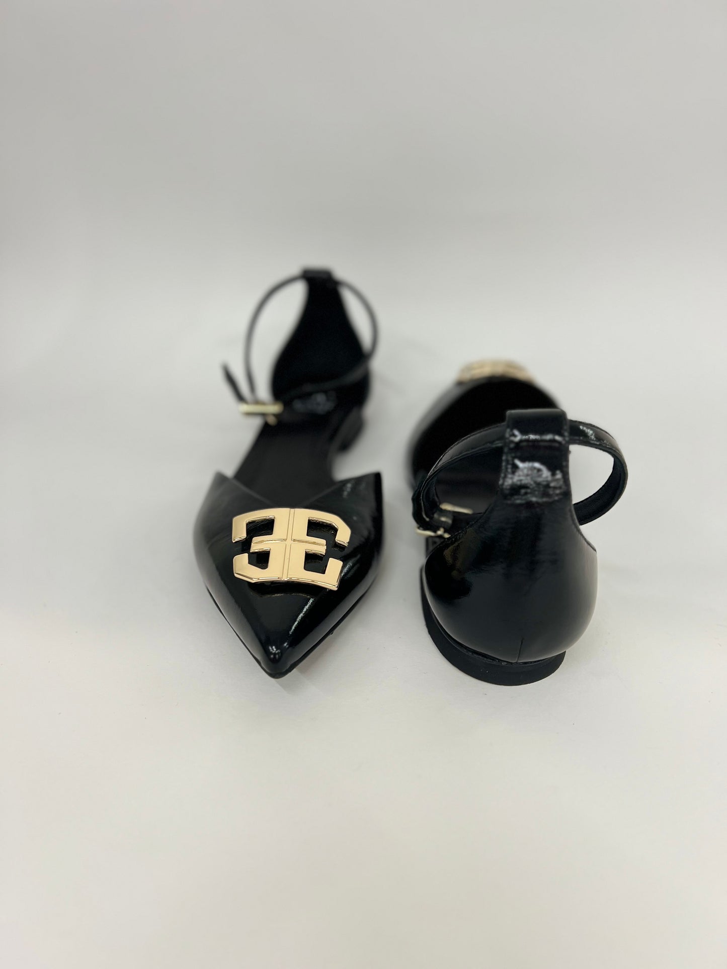 Scarpa bassa con cinturino alla caviglia “Fabi”