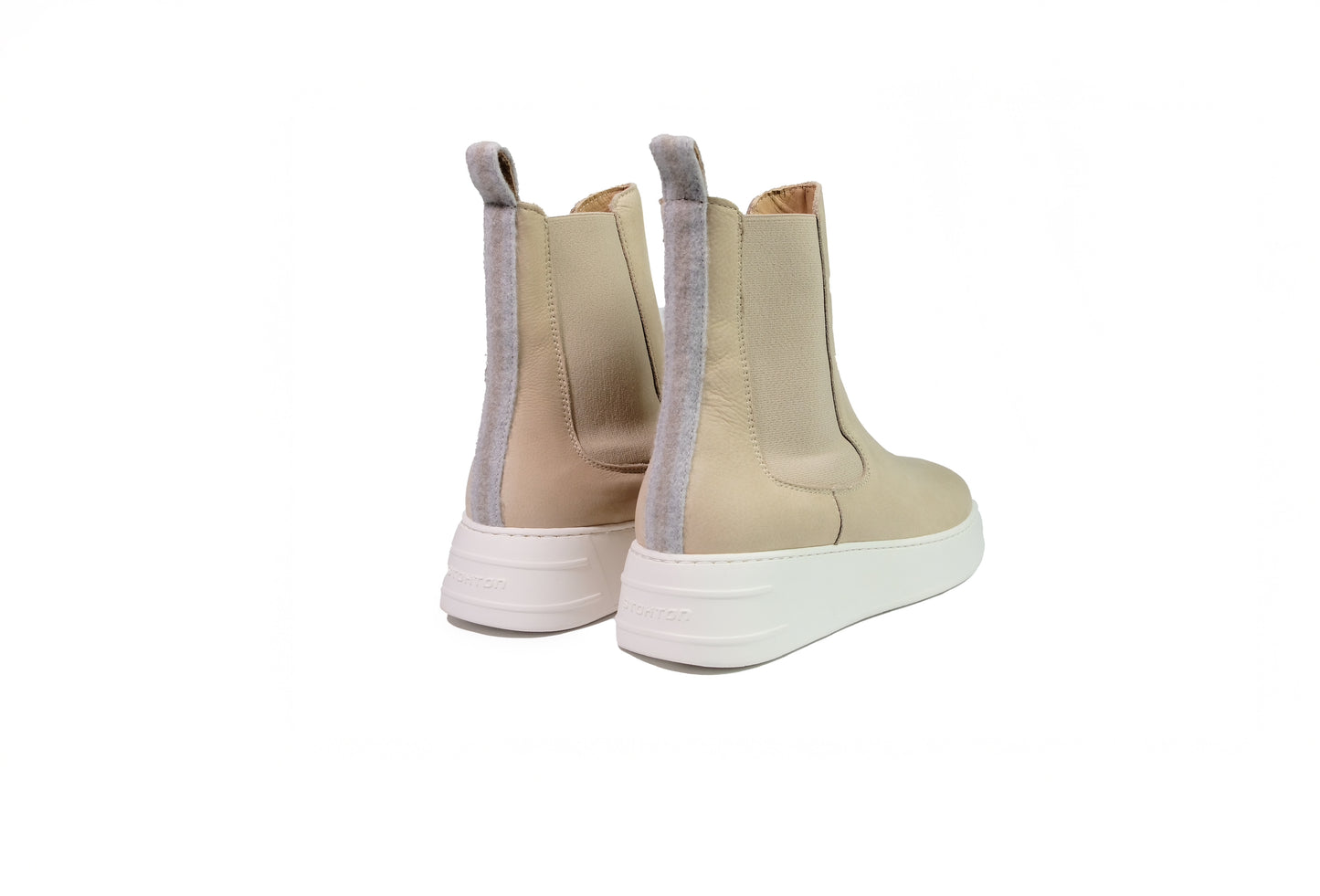 Stivaletto in nabuk sabbia modello Emily “Stokton”