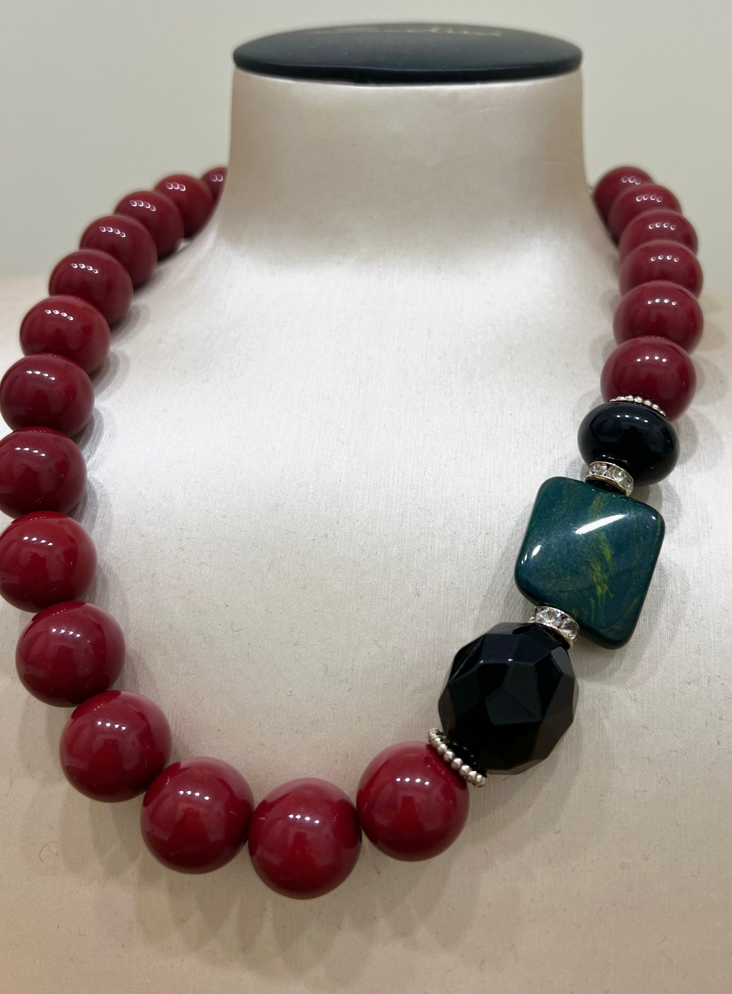 Collana corta boule rosse Capua “Sodini”